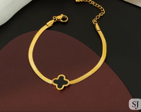 unique beautiful clover hand bracelet for girls and gifts💍