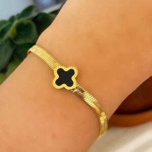 unique beautiful clover hand bracelet for girls and gifts💍